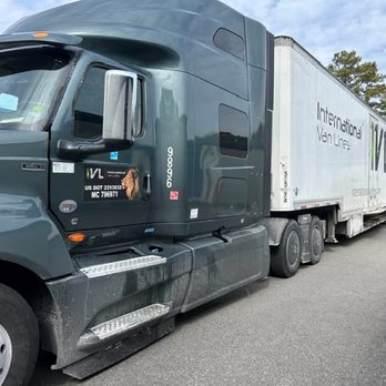 International Van Lines - Movers Near Me - Northfield, Illinois