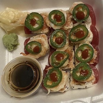 Sushi Koen - Look how short and tiny their rolls are. The size of the dollop of wasabi. This is $17.50. - Japanese Near Me - Round Rock, Texas Sushi Koen - Look how short and tiny their rolls are. The size of the dollop of wasabi. This is $17.50. - Japanese Near Me - Round Rock, Texas
