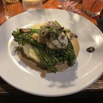 Broken Plate Kitchen - Special of the day: sea scallops, broccolini, and mashed potatoes. - Breakfast & Brunch Near Me - Corolla, North Carolina