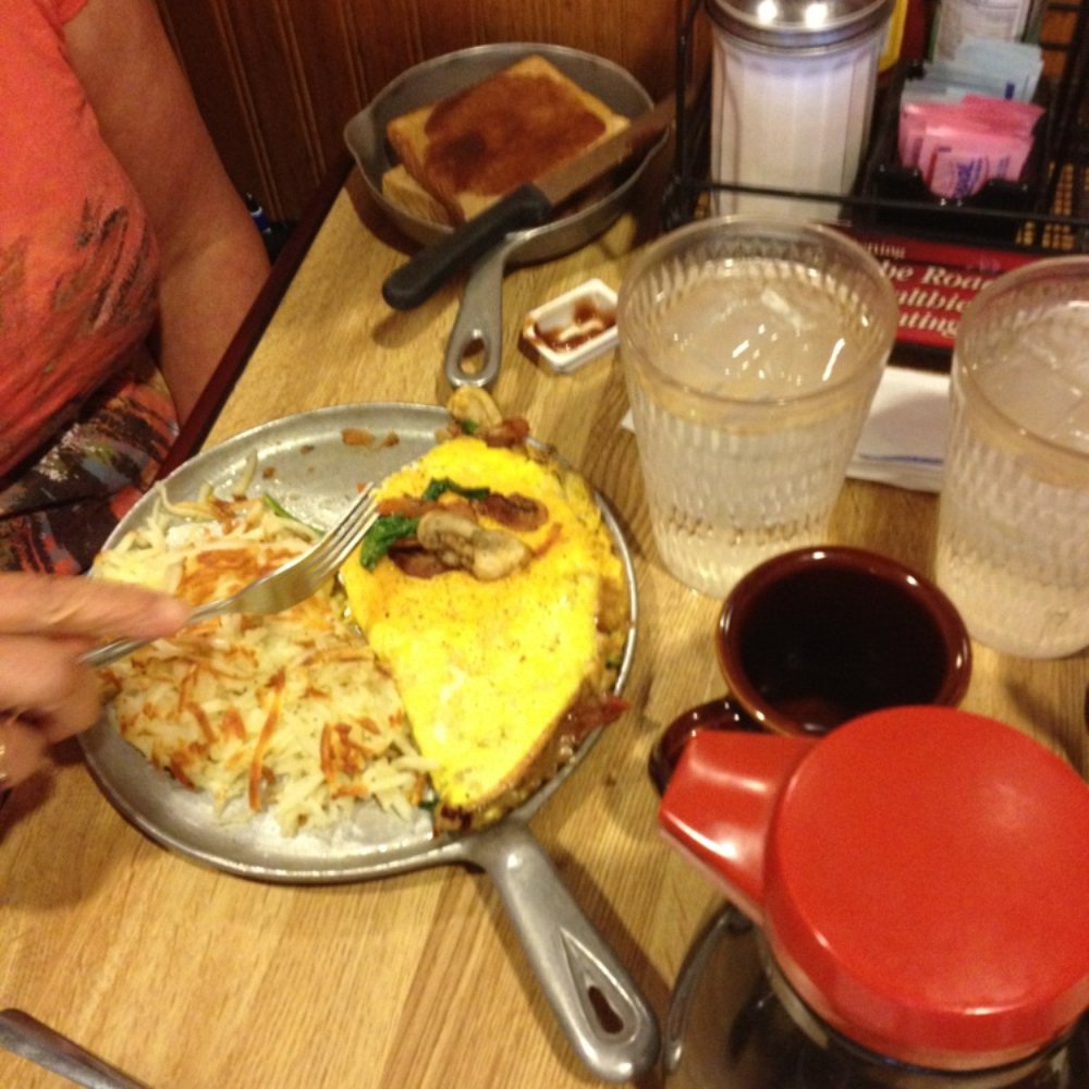 Iron Skillet - Spinach, tomato, and mushroom omelette. - Breakfast & Brunch Near Me - York, Nebraska