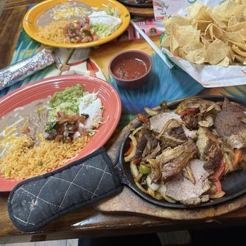 El Agave - Beef fajitas and carnitas fajitas - Mexican Near Me - Davis, Oklahoma El Agave - Beef fajitas and carnitas fajitas - Mexican Near Me - Davis, Oklahoma