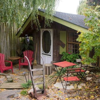 Omi's Hause - Bed & Breakfast Near Me - St. Catharines, Ontario Omi's Hause - Bed & Breakfast Near Me - St. Catharines, Ontario