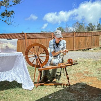 Maui Alpaca - Yarn demo - Attraction Farms Near Me - Makawao, Hawaii Maui Alpaca - Yarn demo - Attraction Farms Near Me - Makawao, Hawaii