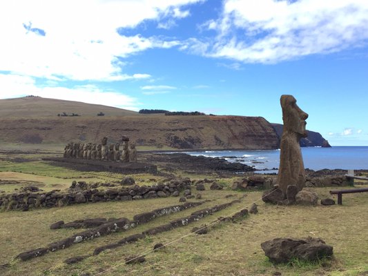 Ahu Tongariki by null