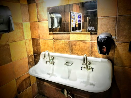 21 Gun Roadhouse by null