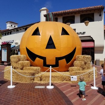 Outlets at San Clemente - Outlet Stores Near Me - San Clemente, California