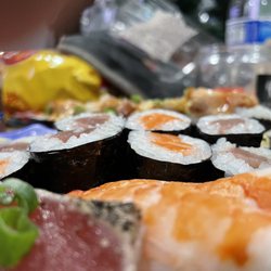 Wegmans Wine & Beer - Maki cut very unevenly