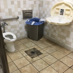 Food4Less - Bathrooms should be reported to health department