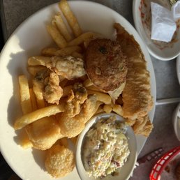 Flounder, best scallops & oysters I've ever eaten, & delicious flounder.