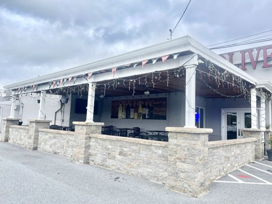 Olive Grove Restaurant & Lounge by null