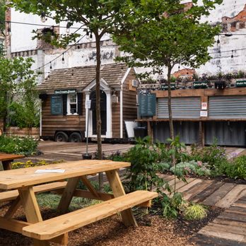 Walnut garden - a picnic table in the foreground - Beer Gardens Near Me - Philadelphia, Pennsylvania Walnut garden - a picnic table in the foreground - Beer Gardens Near Me - Philadelphia, Pennsylvania