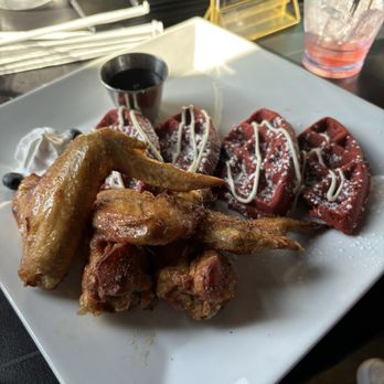 Esco Restaurant & Tapas Memphis - Lounges Near Me - Memphis, Tennessee