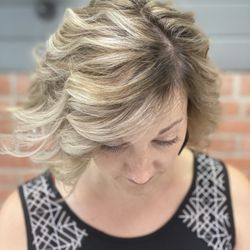 Chrystal Styling Salon