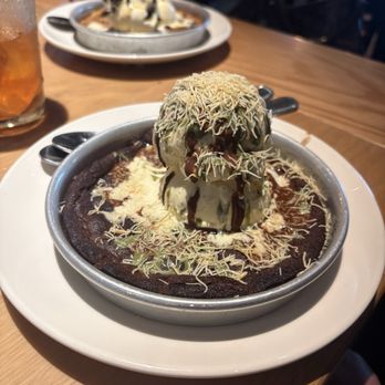 BJ's Restaurant & Brewhouse - Dubai chocolate pizookie Yes, yes most definitely - New American Near Me - Bakersfield, California