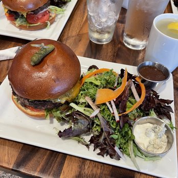 The 9 Iron Bar & Grill - Bogie Burgers with salad! - New American Near Me - Cle Elum, Washington