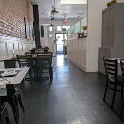 La Siciliana - Nice clean open seating