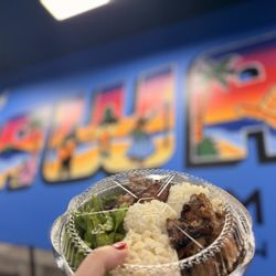 Moku Hawaiian Grill - Mesa - Two meat plate with beautiful mural