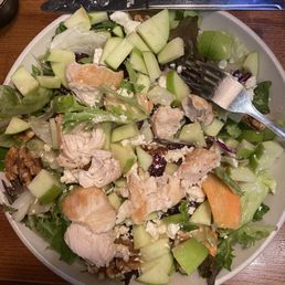 Apple walnut salad with chicken! Apple walnut salad with chicken!