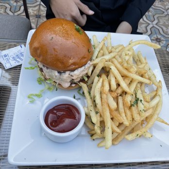 Perch - Perch burger - Lounges Near Me - Los Angeles, California