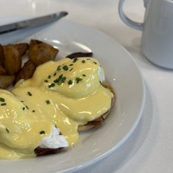Perch Neighborhood Kitchen - Eggs Benedict