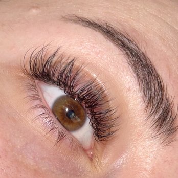 A Touch of Lash - Classic set by Taylor - Eyelash Service Near Me - Las Vegas, Nevada