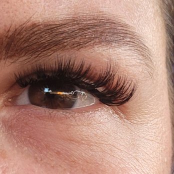Anh Brows - Light volume cat-eye - Eyelash Service Near Me - Rocklin, California