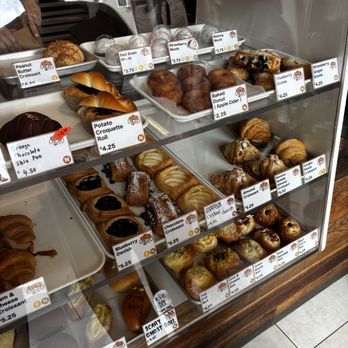 Little L Bakery - Bakeries Near Me - Newton, Massachusetts