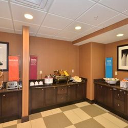 Hampton Inn & Suites Tulsa/Catoosa - Breakfast Area