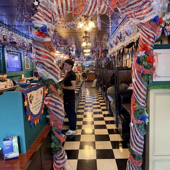 Munday's - Inside - American Near Me - Huntington, New York Munday's - Inside - American Near Me - Huntington, New York