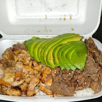 Golden Bowl - Large chicken, beef, avocado, with no onions bowl - Burgers Near Me - Paramount, California Golden Bowl - Large chicken, beef, avocado, with no onions bowl - Burgers Near Me - Paramount, California