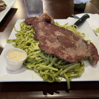 Chevere Pollo A La Brasa - Tallarines Verdes con Lomo - Peruvian Near Me - Freeport, New York Chevere Pollo A La Brasa - Tallarines Verdes con Lomo - Peruvian Near Me - Freeport, New York
