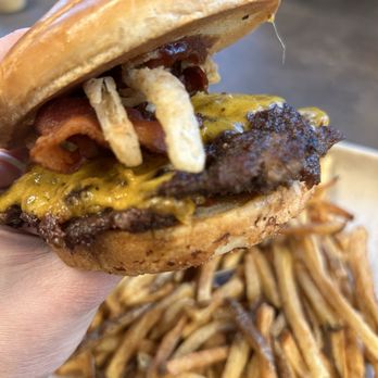 LR Burger - Bbq burger - Burgers Near Me - Duluth, Georgia