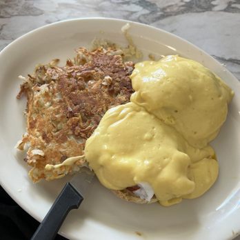 Mikki's Cafe - Eggs Benedict - Breakfast & Brunch Near Me - Escondido, California Mikki's Cafe - Eggs Benedict - Breakfast & Brunch Near Me - Escondido, California
