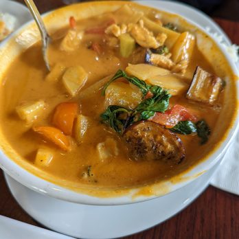 The Coconut Downtown - Pineapple red curry - spice level 4 - Thai Near Me - Reno, Nevada The Coconut Downtown - Pineapple red curry - spice level 4 - Thai Near Me - Reno, Nevada