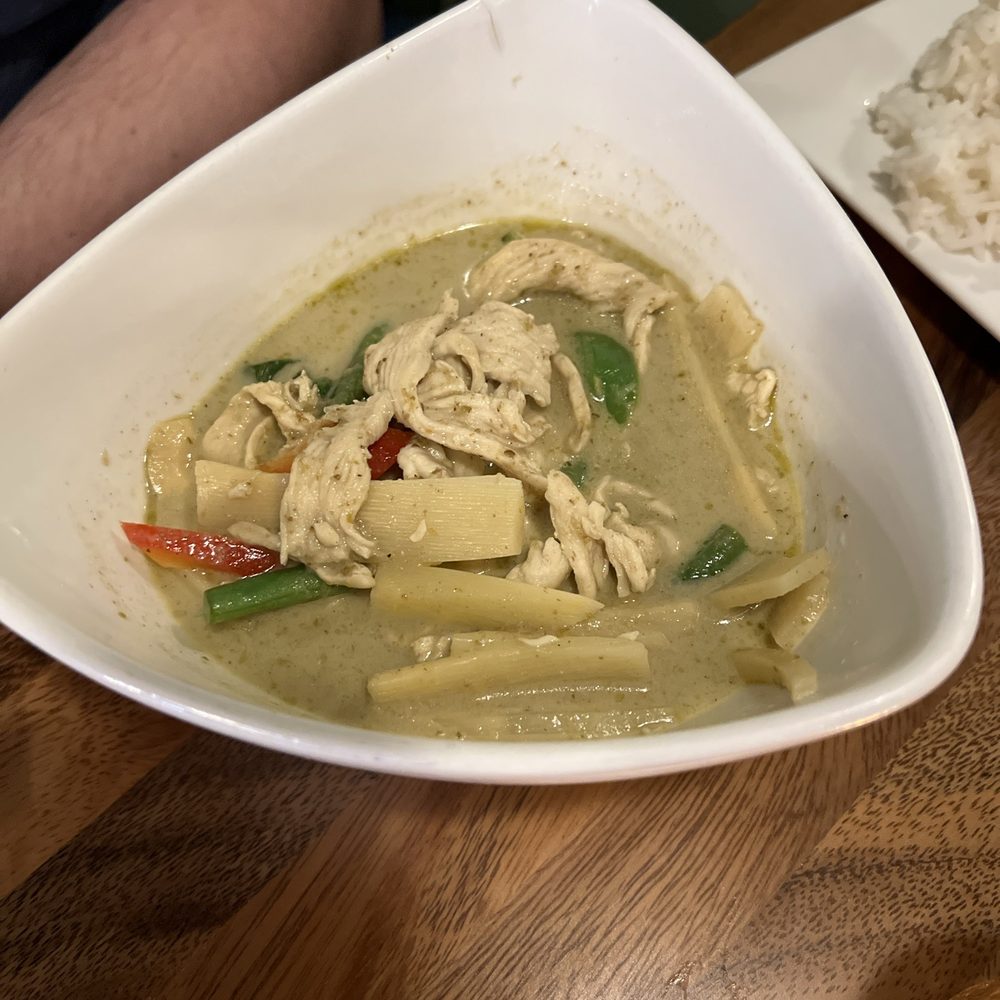 Pru Thai Lambertville - Green Curry w Chicken - Thai Near Me - Lambertville, New Jersey
