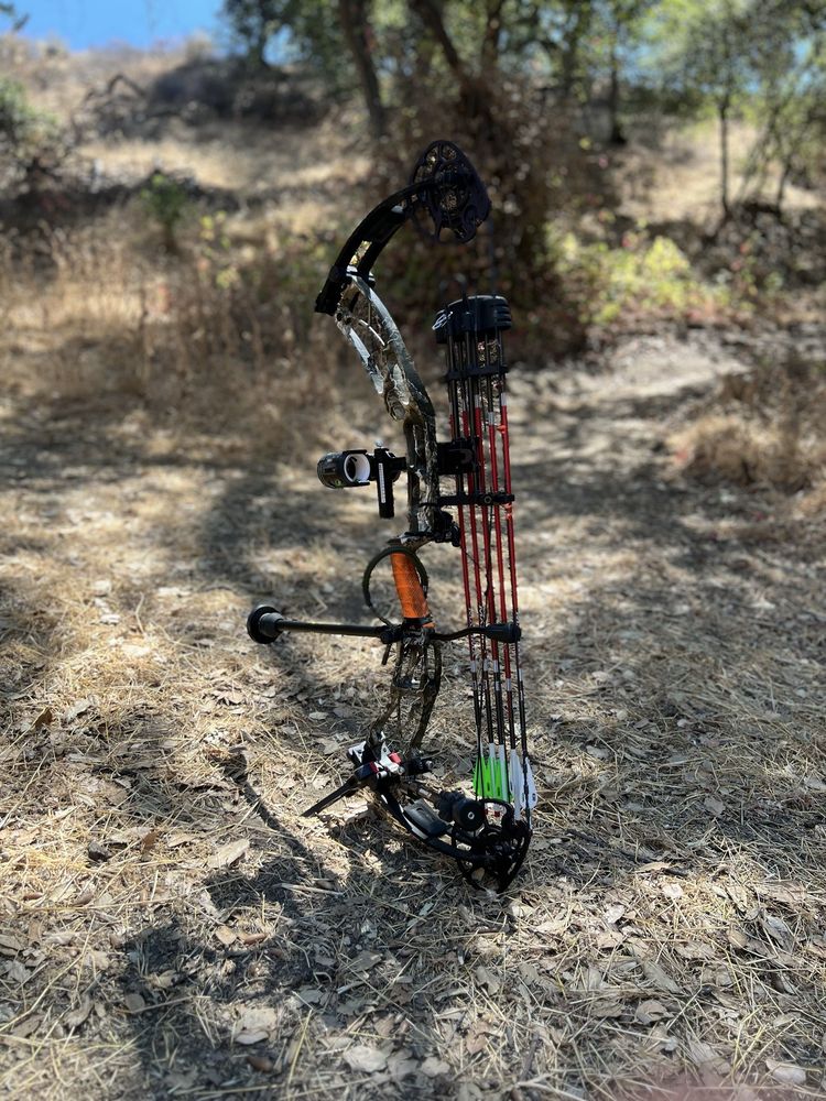Riverside Archery Logo