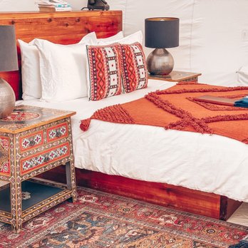 Basecamp Terlingua - Bedding & detail - Vacation Rentals Near Me - Terlingua, Texas