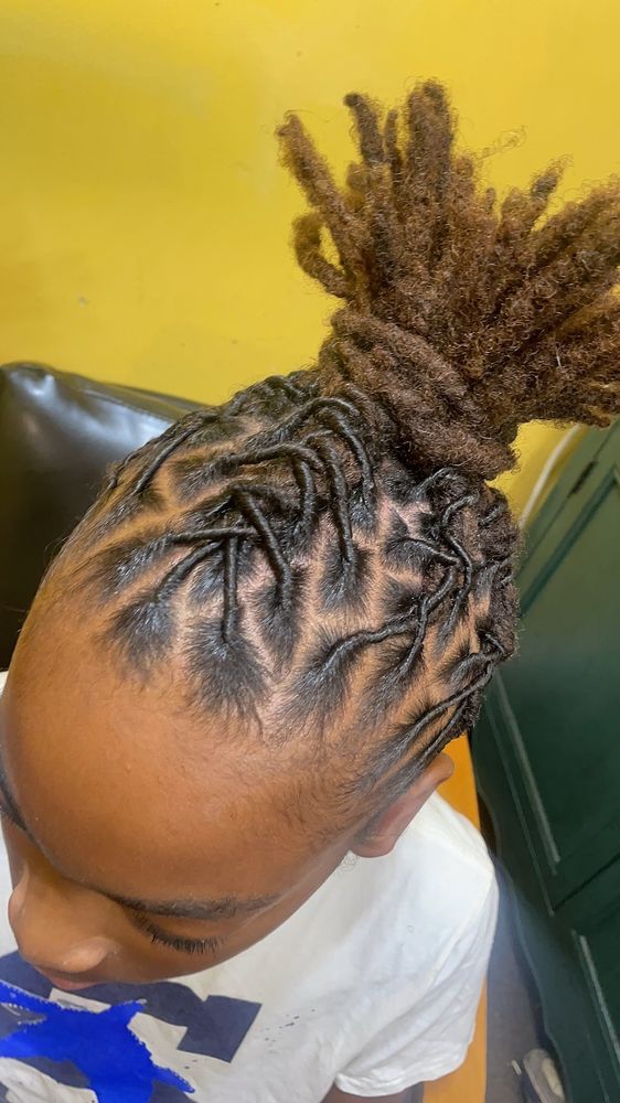 Rosiah Natural Hair Oasis Logo