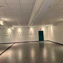 YogaSix Somerville - Y6 Somerville practice room