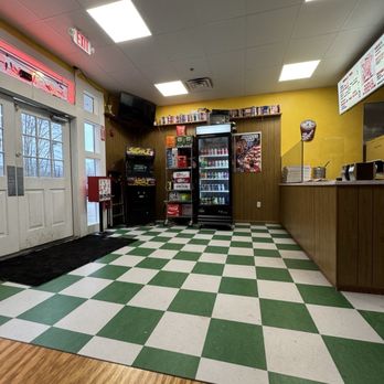Garlic Breath Pizza - Interior - Pizza Near Me - North Andover, Massachusetts Garlic Breath Pizza - Interior - Pizza Near Me - North Andover, Massachusetts