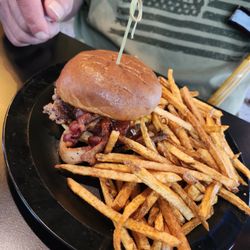 Western Smashed Burger, Homemade French Fries