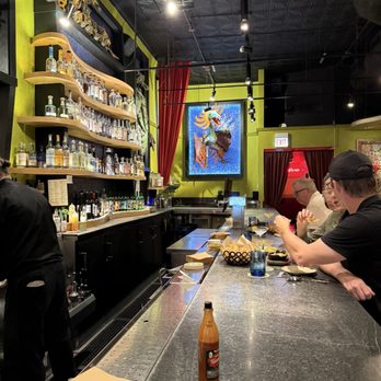 Frontera Grill - Bar area - Mexican Near Me - Chicago, Illinois