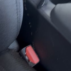 Hertz Rent A Car - i realize there's ants in the car i come here to exchange the car and they asking me to I need pay the full amount a rent new car.