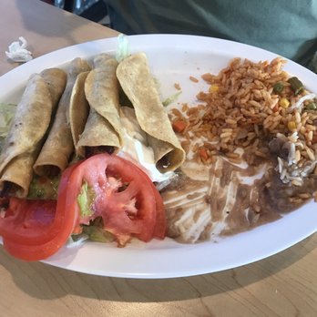 Tams Burgers - Taquito beef plate - Burgers Near Me - Riverside, California