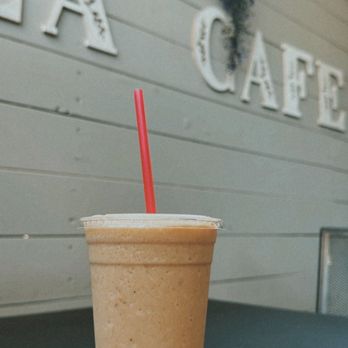 Cela Cafe - Banana peanut butter smoothie - Wraps Near Me - Burbank, California Cela Cafe - Banana peanut butter smoothie - Wraps Near Me - Burbank, California