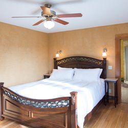 StoryBook Glade - Master Bedroom & Bath
