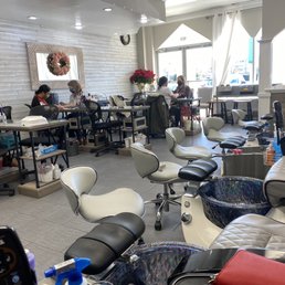 Pretty nail shop off of shore DR.