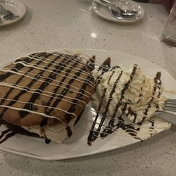 Primavera Restaurant and Bar - Ice cream sandwich