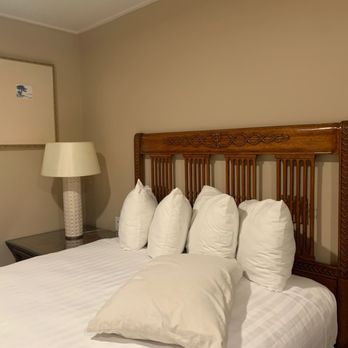 Butterfly Grove Inn - Hotels Near Me - Pacific Grove, California