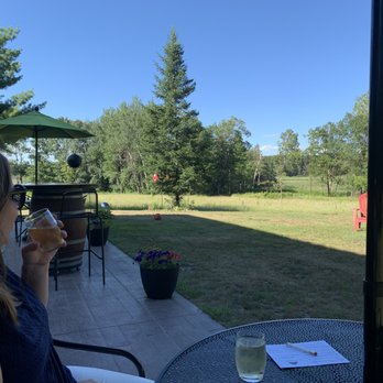 Red Pine Winery - Wine Tasting Room Near Me - Cambridge, Minnesota